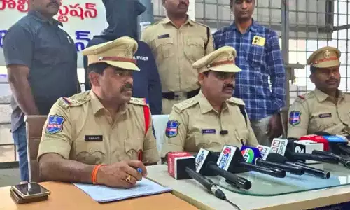 Hyderabad में लिव-इन पार्टनर की हत्या के आरोप में आंध्र प्रदेश का व्यक्ति गिरफ्तार Hyderabad में लिव-इन पार्टनर की हत्या के आरोप में आंध्र प्रदेश का व्यक्ति गिरफ्तार
