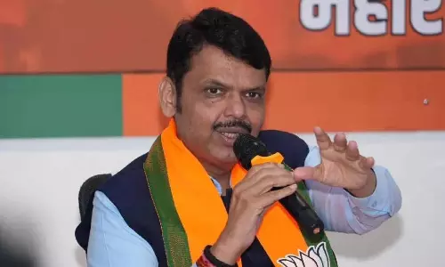 विचारशील लेखक का निधन वैचारिक क्षेत्र की क्षति: CM फडणवीस ने दी श्रद्धांजलि