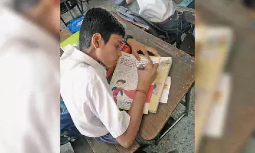 Editor: स्मार्टफोन के युग में पत्र लिखने की प्रथा को पुनर्जीवित करने के लिए जेनरेशन जेड प्रयासरत