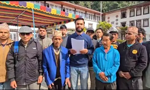 Sikkim : ग्रामीणों ने गेजिंग-सैली-अरीगांव सड़क की तत्काल बहाली की मांग की Sikkim : ग्रामीणों ने गेजिंग-सैली-अरीगांव सड़क की तत्काल बहाली की मांग की