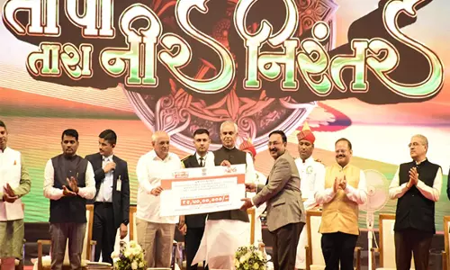 CM भूपेन्द्र पटेल ने तापी जिले को 49 ईवी रिक्शा प्रदान किये