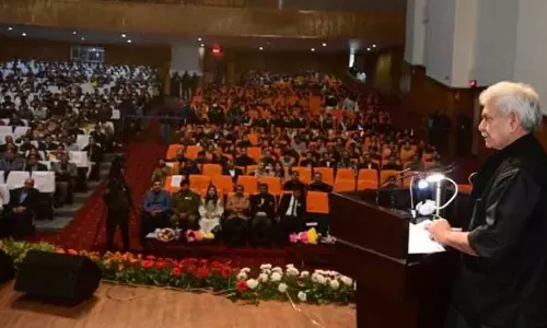 जम्मू-कश्मीर में लोकतंत्र पहले से कहीं अधिक गहराई से जड़ें जमा रहा है: Lt Governor जम्मू-कश्मीर में लोकतंत्र पहले से कहीं अधिक गहराई से जड़ें जमा रहा है: Lt Governor