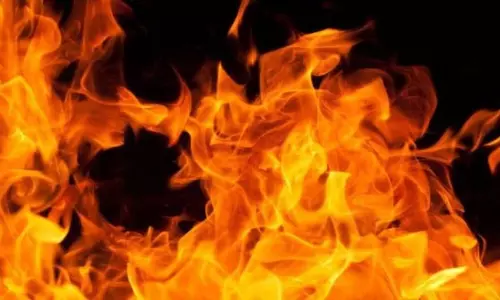 डेडबॉडी को पैक कर बैग में लगाई आग, आसपास दहशत