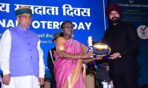 DC डोडा हरविंदर सिंह को भारत के राष्ट्रपति द्वारा सम्मानित किया गया DC डोडा हरविंदर सिंह को भारत के राष्ट्रपति द्वारा सम्मानित किया गया