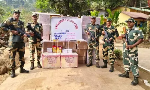 Meghalaya : बीएसएफ ने तस्करी की कोशिश नाकाम की Meghalaya : बीएसएफ ने तस्करी की कोशिश नाकाम की