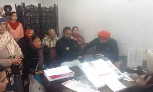 Hoshiarpur में गणतंत्र दिवस समारोह में महिला ने दी आत्महत्या की धमकी, हिरासत में ली गई