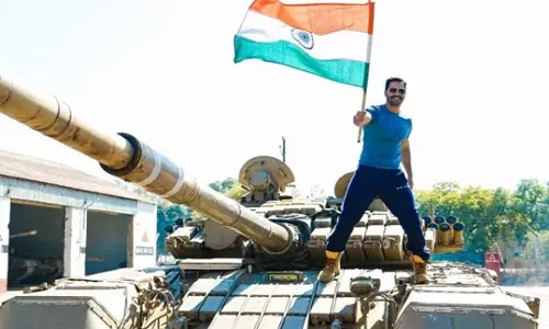वरुण धवन ने Border 2 के सेट से मनाया 76वां गणतंत्र दिवस