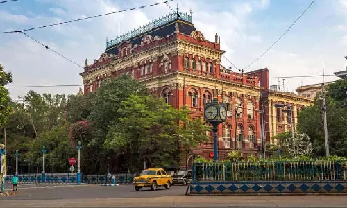 Kolkata नगर निगम 18वीं सदी के अंत में बने डलहौजी स्क्वायर के फर्नीचर की मरम्मत करेगा Kolkata नगर निगम 18वीं सदी के अंत में बने डलहौजी स्क्वायर के फर्नीचर की मरम्मत करेगा