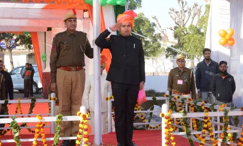 Churu: जिला कलेक्टर अभिषेक सुराणा ने गणतंत्र दिवस मुख्य समारोह में किया ध्वजारोहण