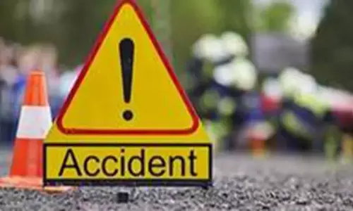 Odisha के अंगुल में बस पलटने से 2 की मौत, 31 घायल