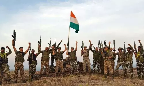 वह गांव, जो कभी नक्सलियों के खौफ और आतंक के साए में जीने को मजबूर थे, अब...देखें तस्वीरें