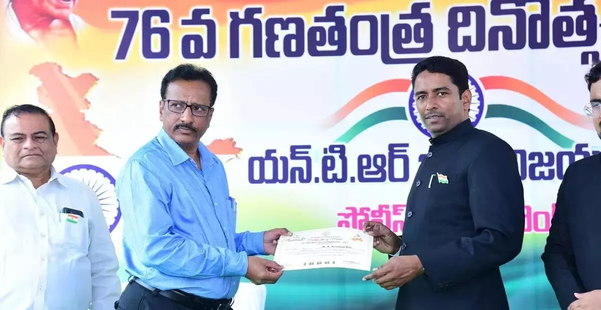 Andhra: डॉ. कामनी श्रीनिवास को योग्यता प्रमाण पत्र प्राप्त हुआ Andhra: डॉ. कामनी श्रीनिवास को योग्यता प्रमाण पत्र प्राप्त हुआ