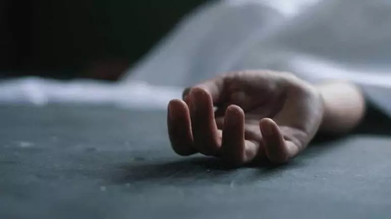 Odisha: अंगुल में बिजली के तार पर पैर पड़ने से दंपत्ति की मौत Odisha: अंगुल में बिजली के तार पर पैर पड़ने से दंपत्ति की मौत