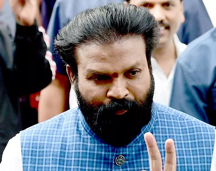 Karnataka: रामुलु की विपक्ष समर्थक बहस जारी Karnataka: रामुलु की विपक्ष समर्थक बहस जारी