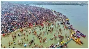 Maha Kumbh  पहले 14 दिनों में 11 करोड़ से अधिक श्रद्धालुओं ने संगम में लगाई पवित्र डुबकी