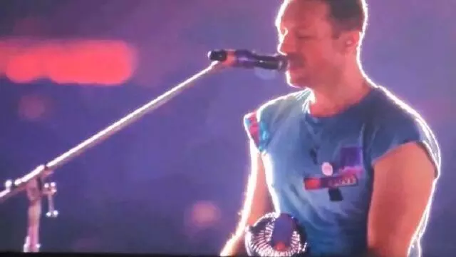 Chris Martin ने कोल्डप्ले के अहमदाबाद कॉन्सर्ट में वंदे मातरम, मां तुझे सलाम गाया