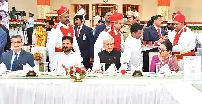 Telangana: राजभवन में एट होम का भव्य आयोजन Telangana: राजभवन में एट होम का भव्य आयोजन