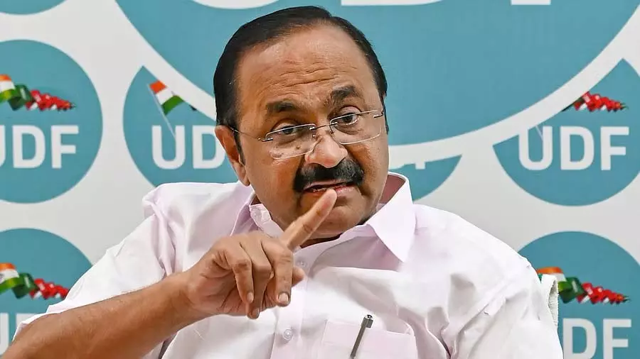 कांग्रेस के नेतृत्व वाली UDF ने केरल सरकार से शराब की कीमतों में बढ़ोतरी वापस लेने की मांग की कांग्रेस के नेतृत्व वाली UDF ने केरल सरकार से शराब की कीमतों में बढ़ोतरी वापस लेने की मांग की