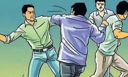 Jaipur: कार सवार बदमाशों ने चार युवकों पर किया हमला Jaipur: कार सवार बदमाशों ने चार युवकों पर किया हमला