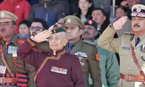 लद्दाख के उपराज्यपाल ने लेह में राष्ट्रीय ध्वज फहराया