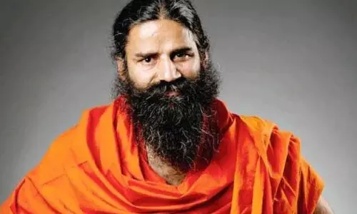 अभिनेत्री रहीं ममता कुलकर्णी को महामंडलेश्वर बनाने पर विवाद, बाबा रामदेव ने कह दी ये बात