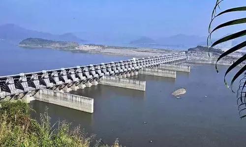 Godavari-Banakcherla लिंक परियोजना का मुकाबला करने के लिए तेलंगाना बड़े विकल्पों पर विचार कर रहा Godavari-Banakcherla लिंक परियोजना का मुकाबला करने के लिए तेलंगाना बड़े विकल्पों पर विचार कर रहा
