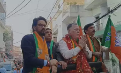 दिल्ली में भाजपा बनाएगी सरकार, जनता विपक्षी दलों को देगी करारा जवाब : अनुराग ठाकुर दिल्ली में भाजपा बनाएगी सरकार, जनता विपक्षी दलों को देगी करारा जवाब : अनुराग ठाकुर