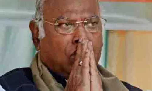 खड़गे ने भाजपा शासन में संविधान पर लगातार हमले का आरोप लगाया