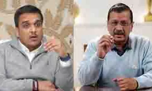केजरीवाल ने दिल्ली में गुजरात पुलिस की मौजूदगी पर सवाल उठाया केजरीवाल ने दिल्ली में गुजरात पुलिस की मौजूदगी पर सवाल उठाया