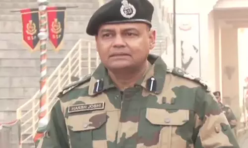 BSF के कार्यवाहक डीआईजी हर्ष नंदन जोशी ने गणतंत्र दिवस की शुभकामनाएं दीं BSF के कार्यवाहक डीआईजी हर्ष नंदन जोशी ने गणतंत्र दिवस की शुभकामनाएं दीं