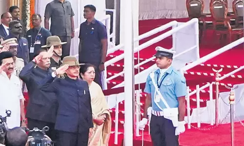 Tamil Nadu: तीन लोगों की जान बचाने वाले फायरमैन को वीरता पुरस्कार Tamil Nadu: तीन लोगों की जान बचाने वाले फायरमैन को वीरता पुरस्कार