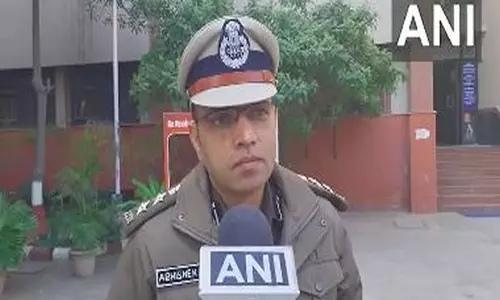 Delhi : जली हुई लाश मिलने के मामले दो लोग गिरफ्तार