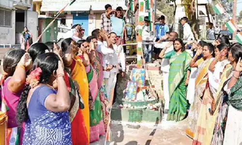 Telangana: मेयर ने जीएचएमसी में राष्ट्रीय ध्वज फहराया