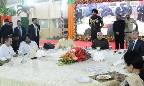 Andhra: गवर्नर नज़ीर ने ‘एट होम’ की मेजबानी की