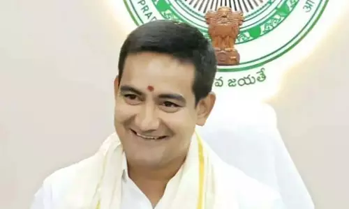 Andhra: कोंडापल्ली ने नौकरी घोटाले के पीड़ितों को न्याय का आश्वासन दिया Andhra: कोंडापल्ली ने नौकरी घोटाले के पीड़ितों को न्याय का आश्वासन दिया