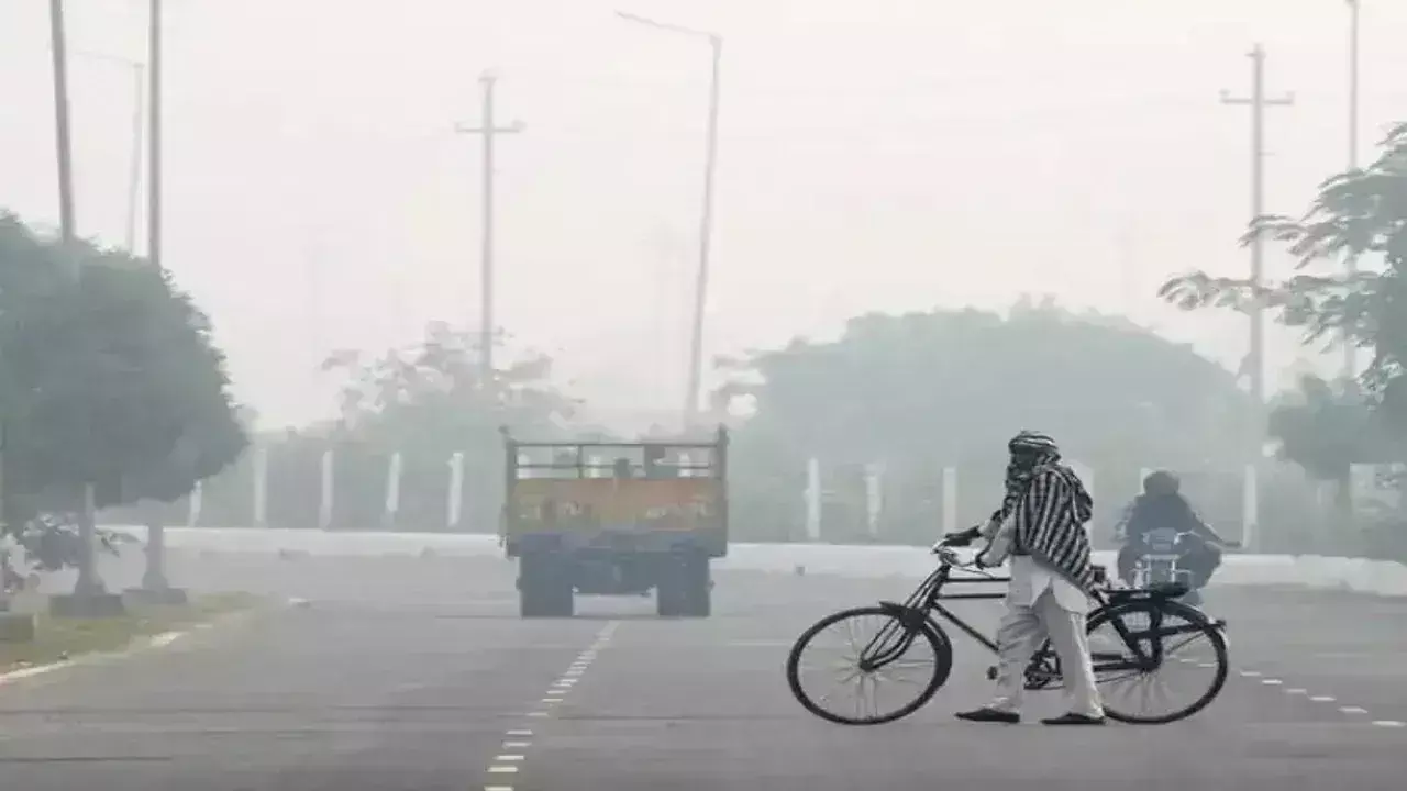 Weather : जयपुर-भरतपुर संभाग में बारिश की चेतावनी, फतेहपुर में पारा जीरो Weather : जयपुर-भरतपुर संभाग में बारिश की चेतावनी, फतेहपुर में पारा जीरो