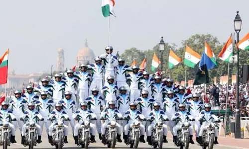 76वें गणतंत्र दिवस परेड में भारत की विविध सांस्कृतिक विरासत, सैन्य शक्ति का प्रदर्शन