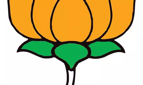 Karnataka : उथल-पुथल के बीच नेता पीछे हट रहे