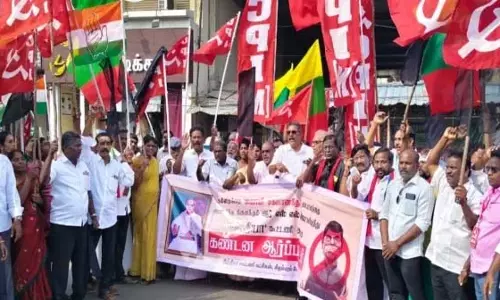 स्वामी सहजानंद की जयंती: राज्यपाल रवि के दौरे के विरोध में काले झंडे स्वामी सहजानंद की जयंती: राज्यपाल रवि के दौरे के विरोध में काले झंडे