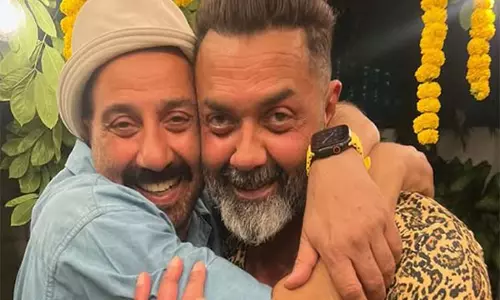 Sunny Deol ने छोटे भाई बॉबी को जन्मदिन की बधाई दी