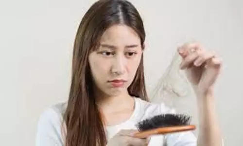 Hair Care: ये आदतें बन सकती हैं बाल झड़ने का कारण, आज से ही बदल लें Hair Care: ये आदतें बन सकती हैं बाल झड़ने का कारण, आज से ही बदल लें
