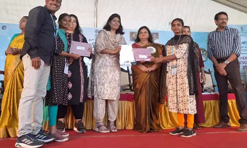Anantapur के छात्रों ने विज्ञान मेले में मल्टी-यूटिलिटी स्टिक के लिए विशेष पुरस्कार जीता