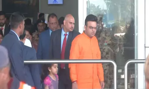 ICC के चेयरमैन जय शाह अपने परिवार के साथ महाकुंभ 2025 के लिए Prayagraj पहुंचे