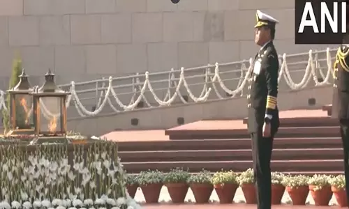 इंडोनेशियाई नौसेना प्रमुख ने Delhi में राष्ट्रीय युद्ध स्मारक पर पुष्पांजलि अर्पित की