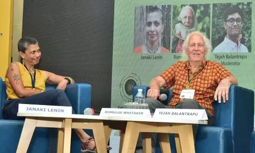 रोमुलस व्हिटेकर के Hyderabad आने पर हंसी-मजाक का माहौल रोमुलस व्हिटेकर के Hyderabad आने पर हंसी-मजाक का माहौल