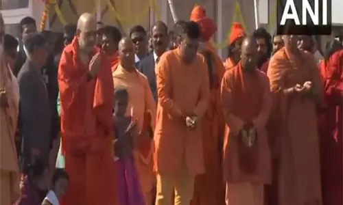Maha Kumbh 2025: केंद्रीय गृह मंत्री अमित शाह ने त्रिवेणी संगम पर की आरती