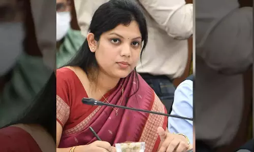 Karimnagar कलेक्टर ने छह अधिकारियों को ज्ञापन जारी किया Karimnagar कलेक्टर ने छह अधिकारियों को ज्ञापन जारी किया