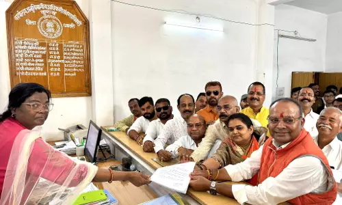 कुरूद में नगर पंचायत चुनाव, ज्योति भानु चंद्राकर और 15 पार्षद प्रत्याशियों ने भरा नामांकन कुरूद में नगर पंचायत चुनाव, ज्योति भानु चंद्राकर और 15 पार्षद प्रत्याशियों ने भरा नामांकन