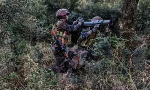 Jammu-Kashmir के पुंछ में सड़क दुर्घटना, 4 सैन्यकर्मी घायल