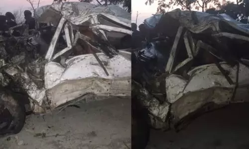 Arunachal : रोइंग में कार गहरी खाई में गिरने से चार लोगों की मौत, दो घायल Arunachal : रोइंग में कार गहरी खाई में गिरने से चार लोगों की मौत, दो घायल